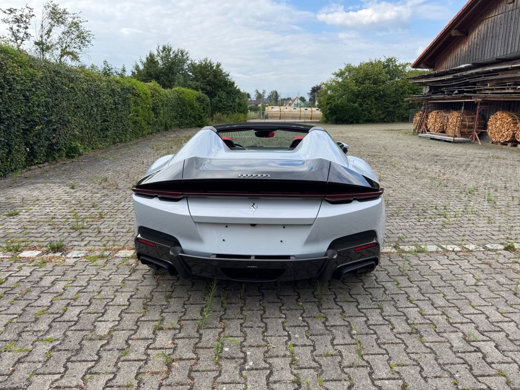 Ferrari 12Cilindri 2025