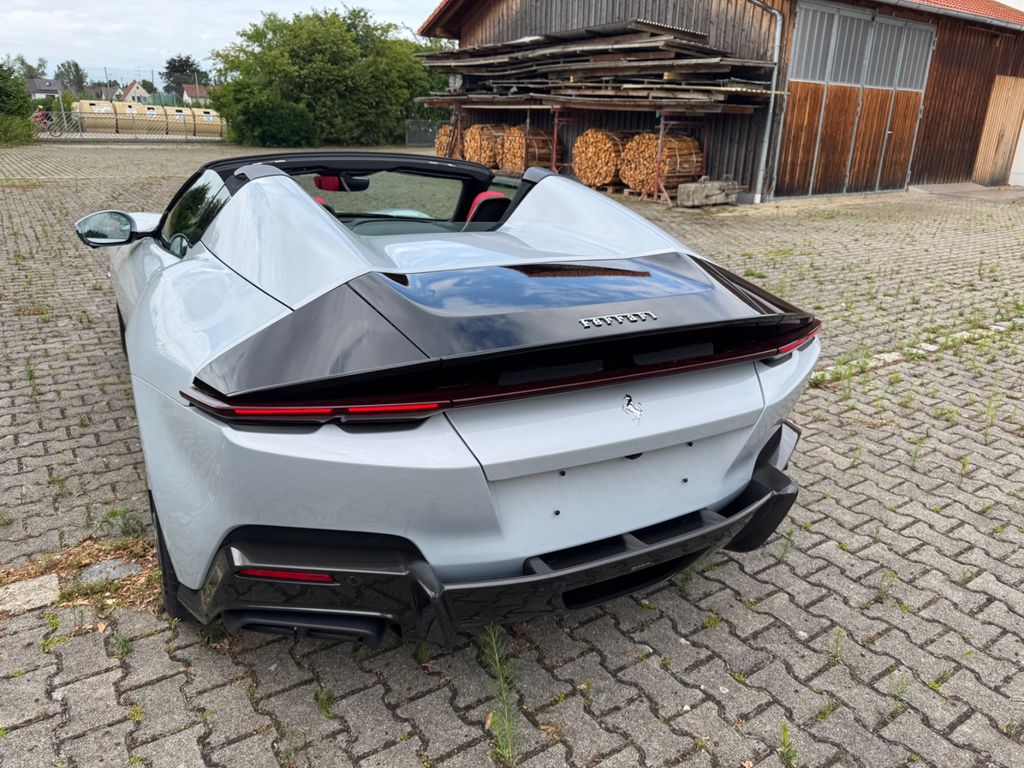 Ferrari 12Cilindri 2025