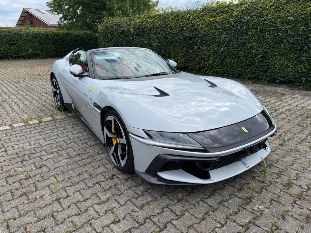 Ferrari 12Cilindri 2025