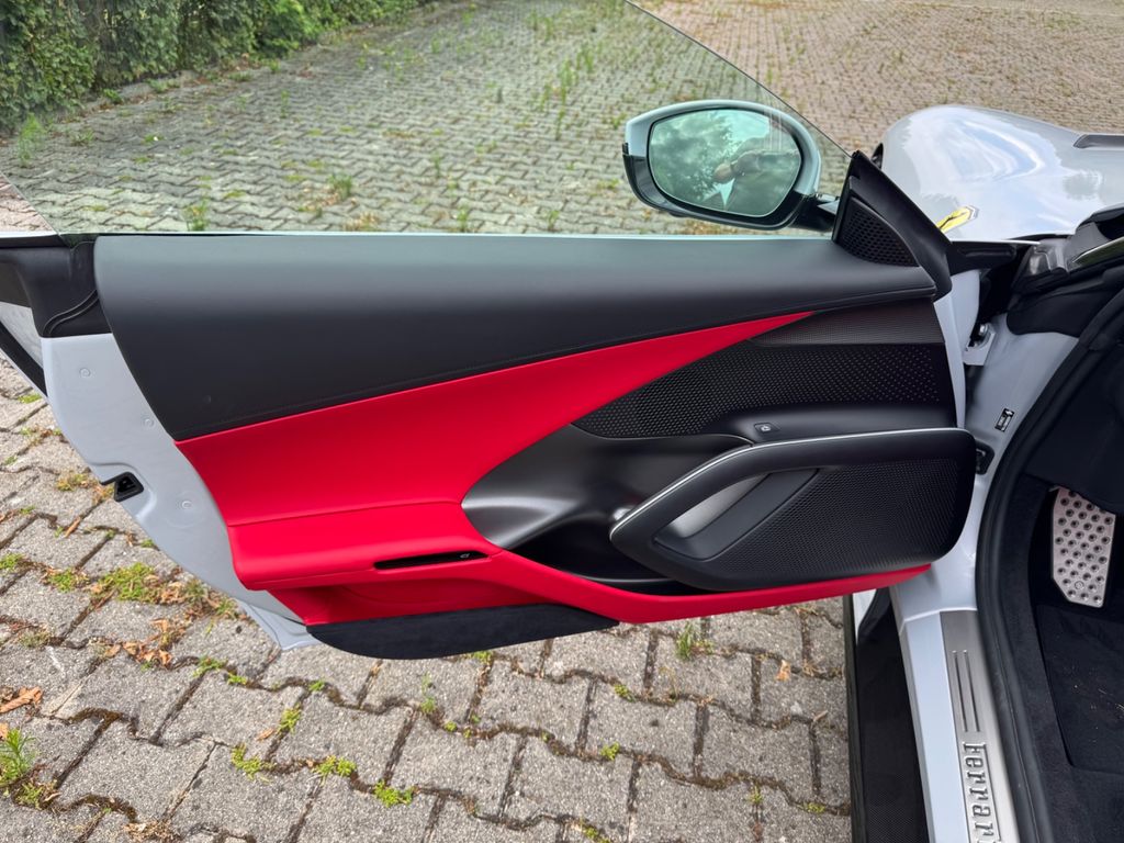 Ferrari 12Cilindri 2025