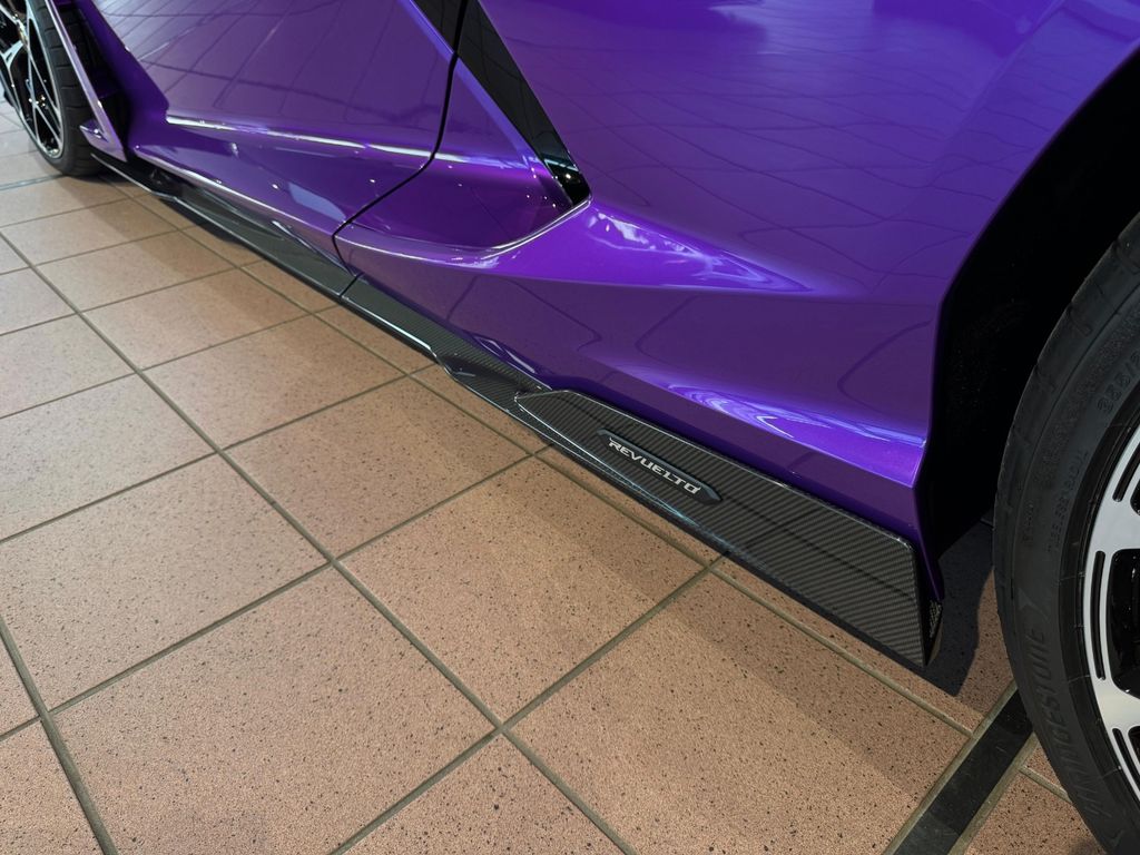 Lamborghini Revuelto 2025