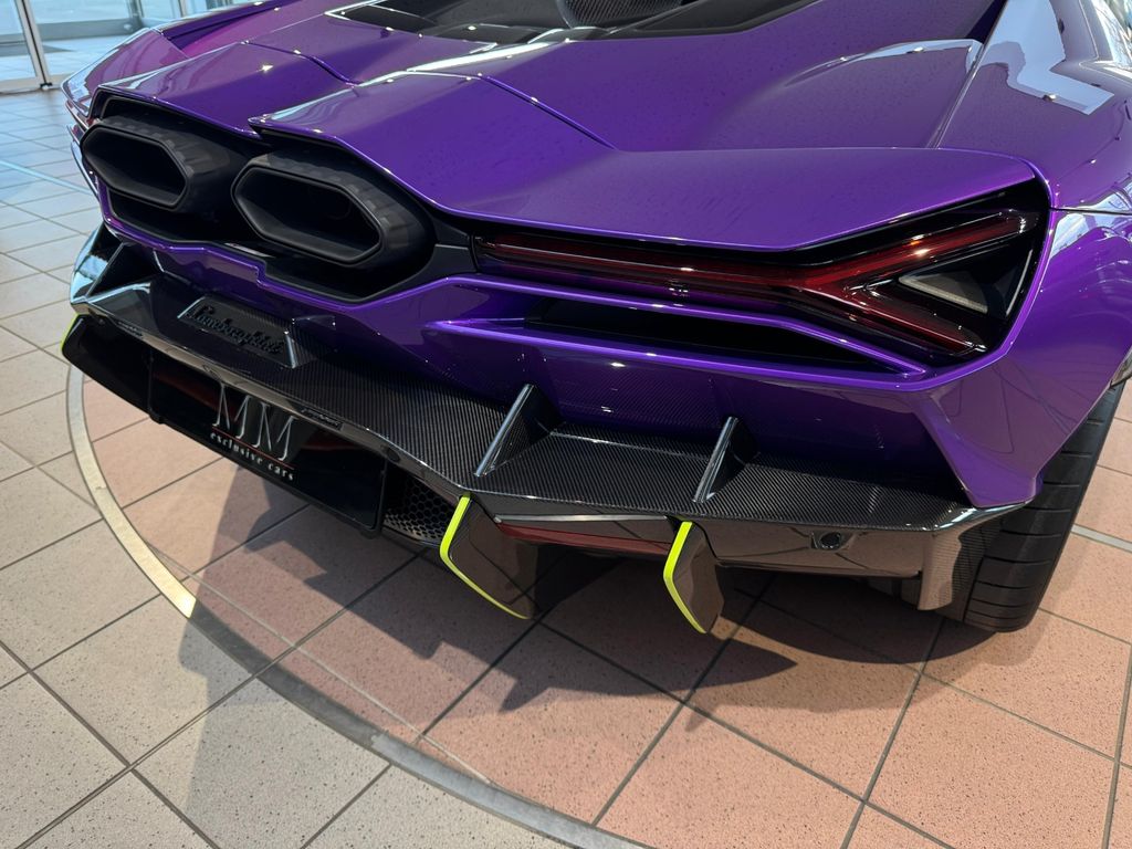 Lamborghini Revuelto 2025