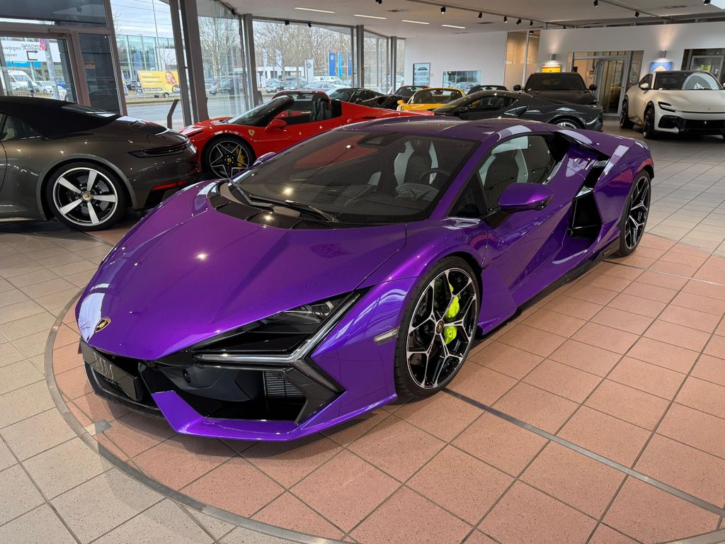 Lamborghini Revuelto 2025
