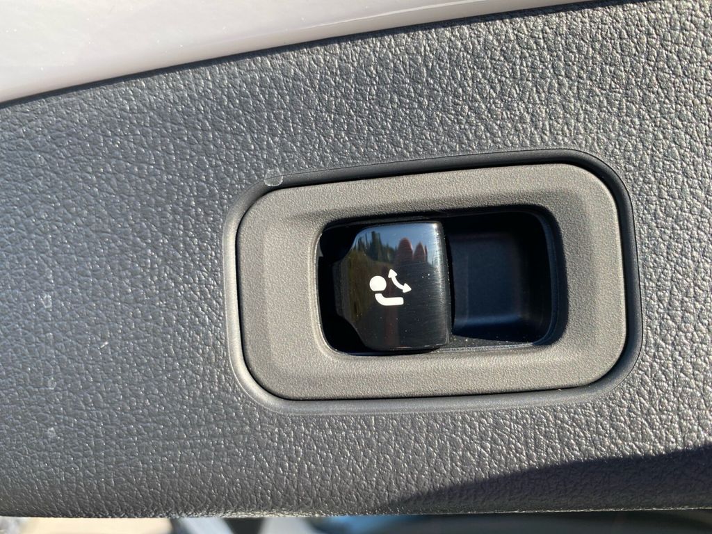 Mercedes-Benz GLC 300 2025