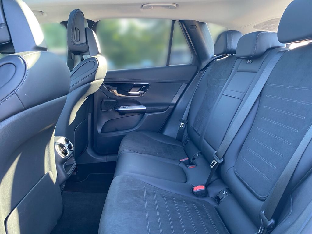 Mercedes-Benz GLC 300 2025