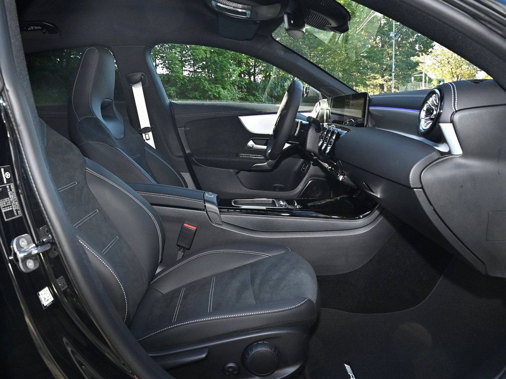 Mercedes-Benz CLA 200 Shooting Brake 2025