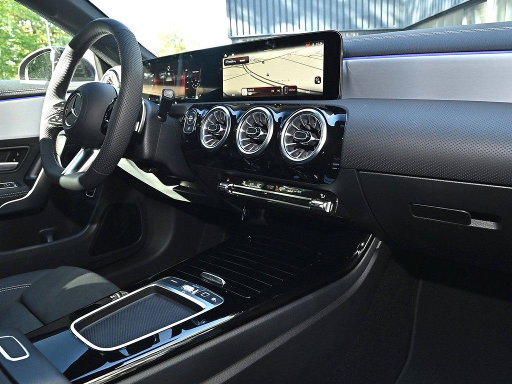 Mercedes-Benz CLA 200 Shooting Brake 2025