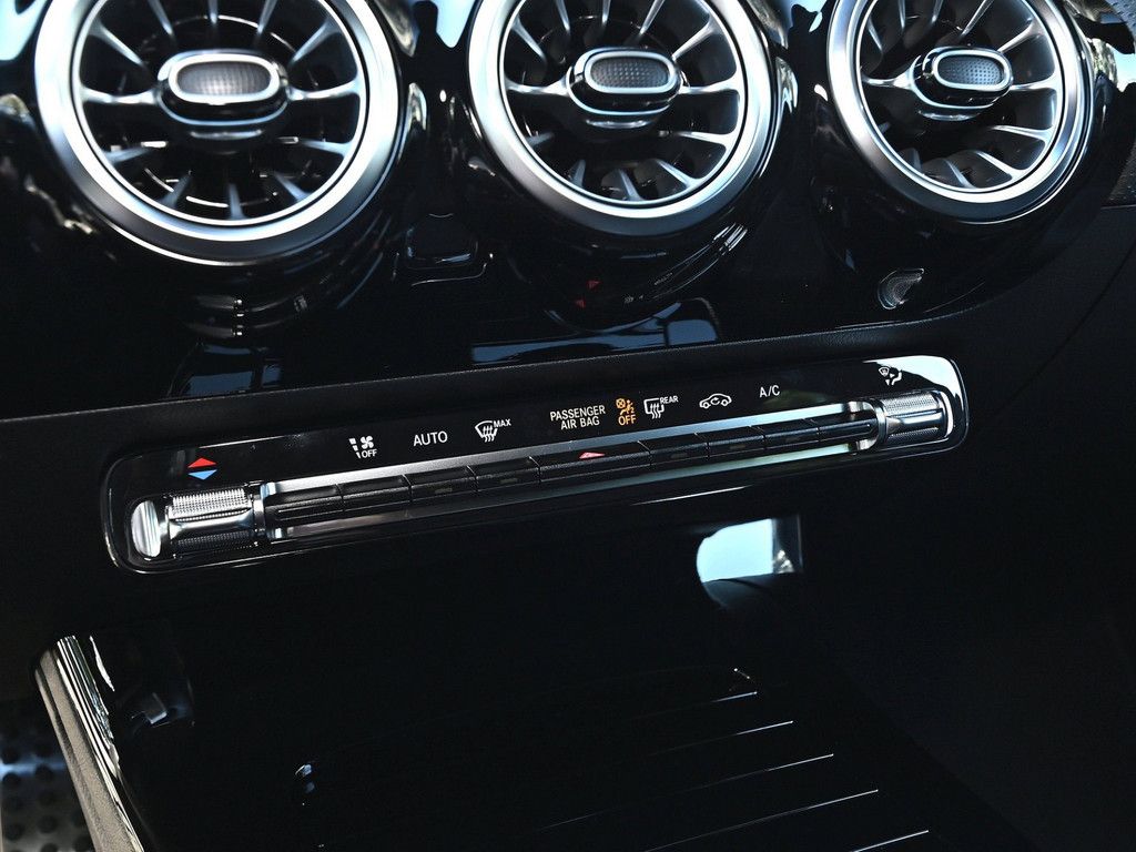Mercedes-Benz CLA 200 Shooting Brake 2025