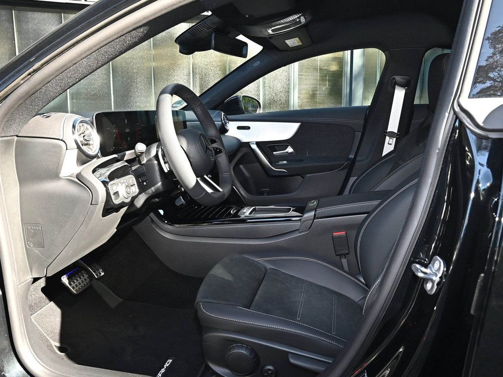 Mercedes-Benz CLA 200 Shooting Brake 2025