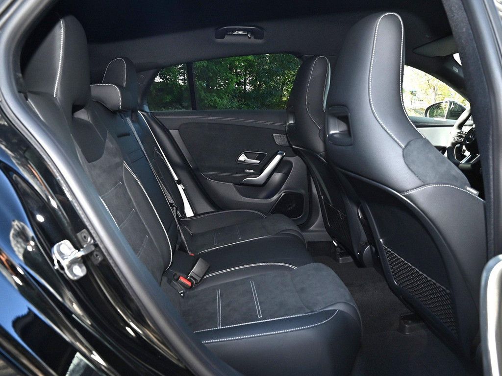 Mercedes-Benz CLA 200 Shooting Brake 2025