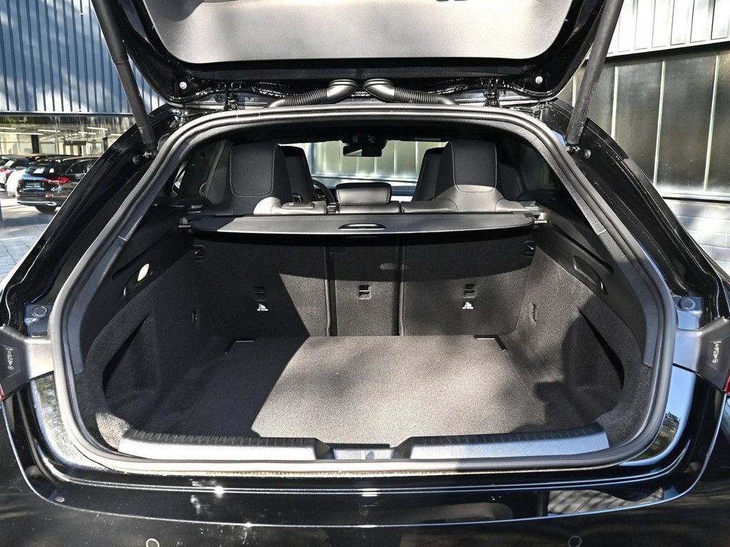 Mercedes-Benz CLA 200 Shooting Brake 2025