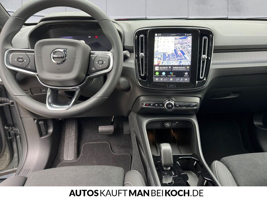 Volvo XC40 2025