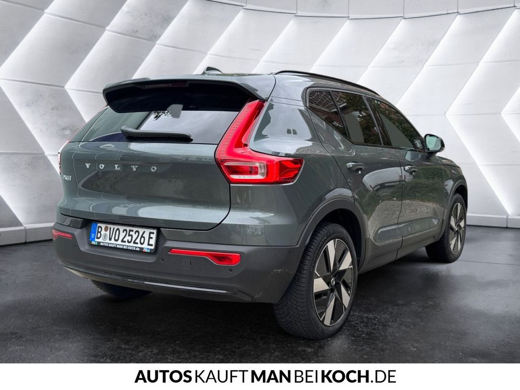 Volvo XC40 2025