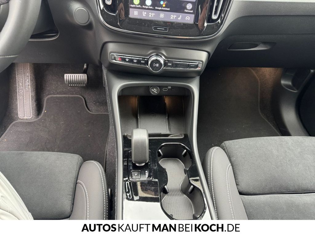 Volvo XC40 2025