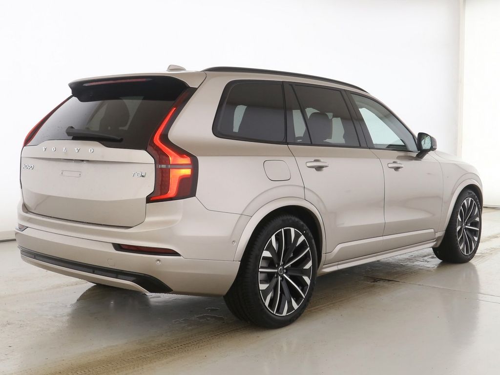 Volvo XC90 2025