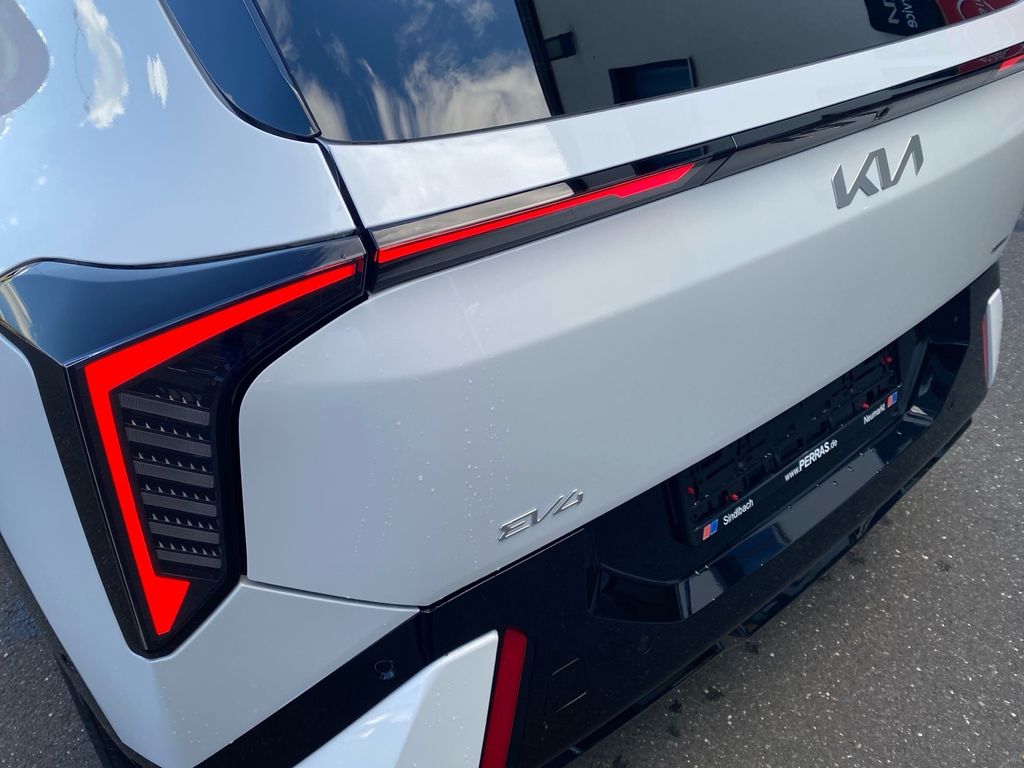 Kia EV4 2025