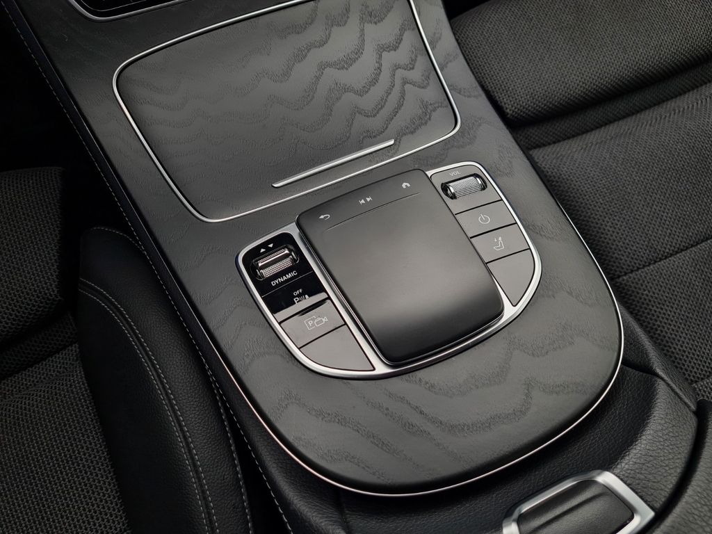 Mercedes-Benz E 300 2022