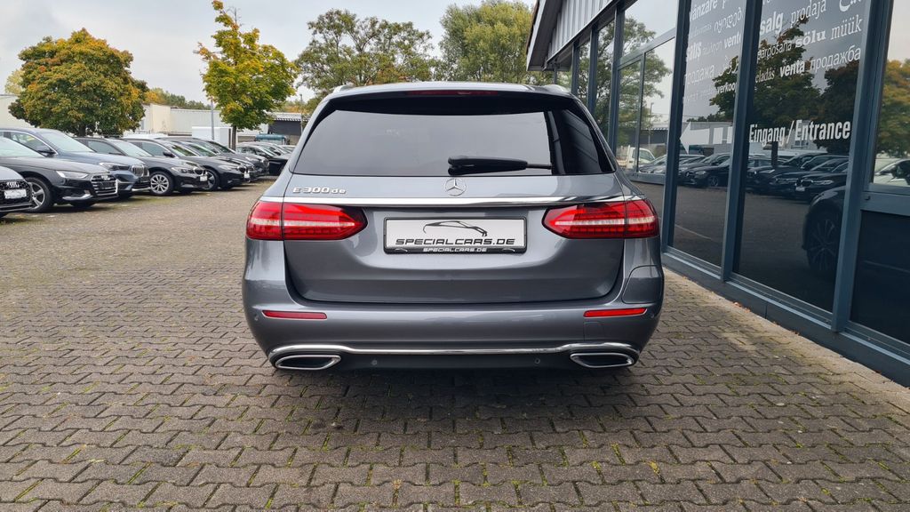 Mercedes-Benz E 300 2022