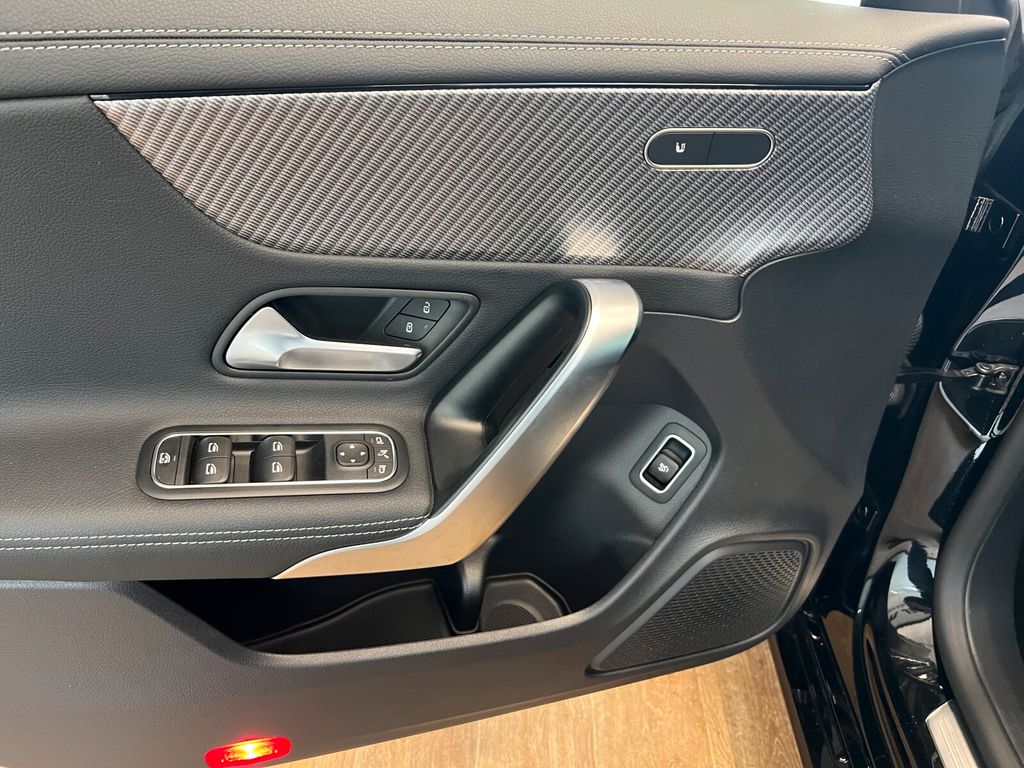 Mercedes-Benz CLA 200 2024