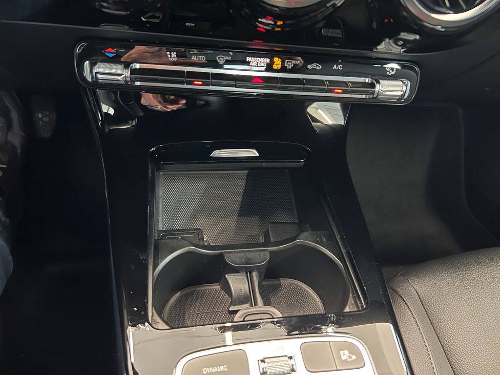 Mercedes-Benz CLA 200 2024