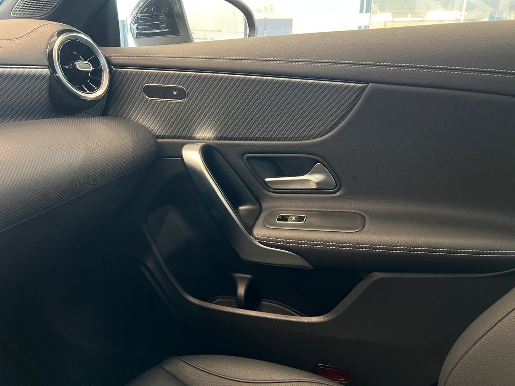 Mercedes-Benz CLA 200 2024