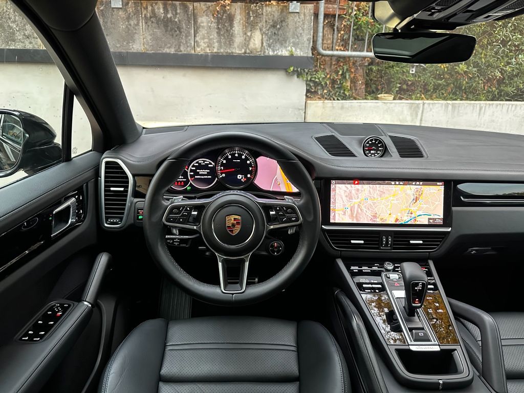 Porsche Cayenne 2021