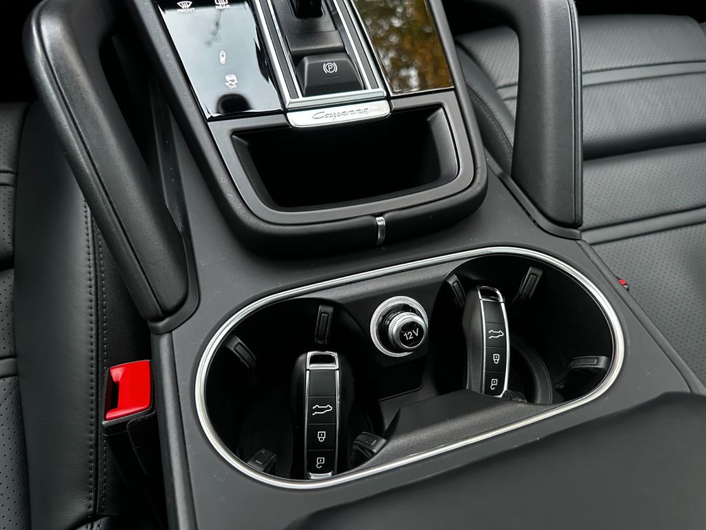 Porsche Cayenne 2021