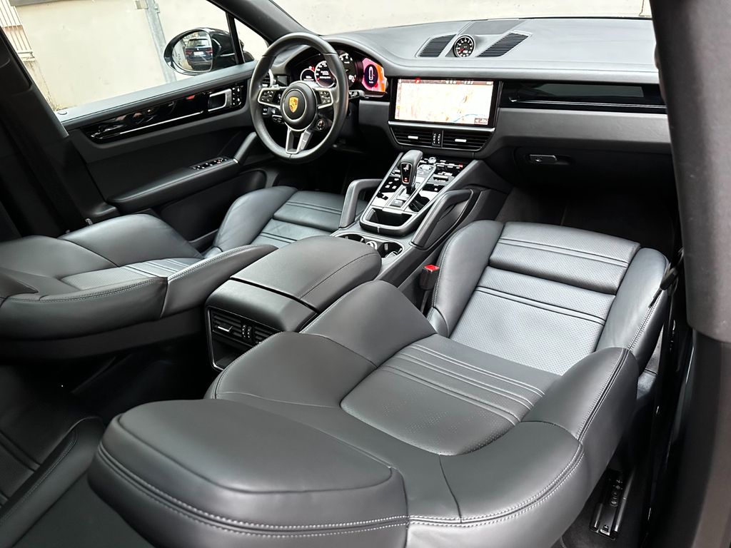 Porsche Cayenne 2021