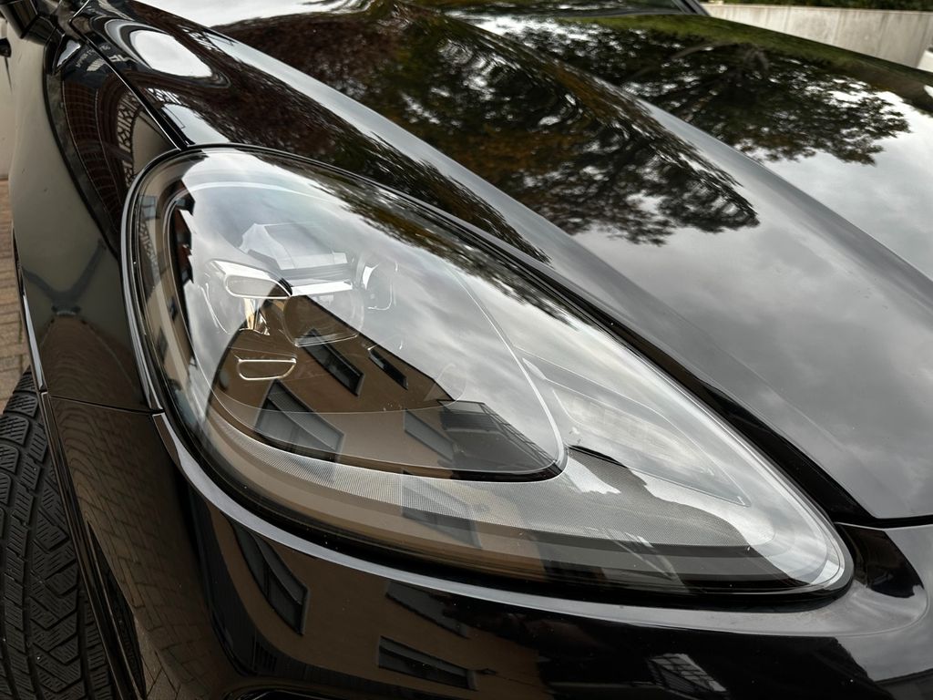 Porsche Cayenne 2021