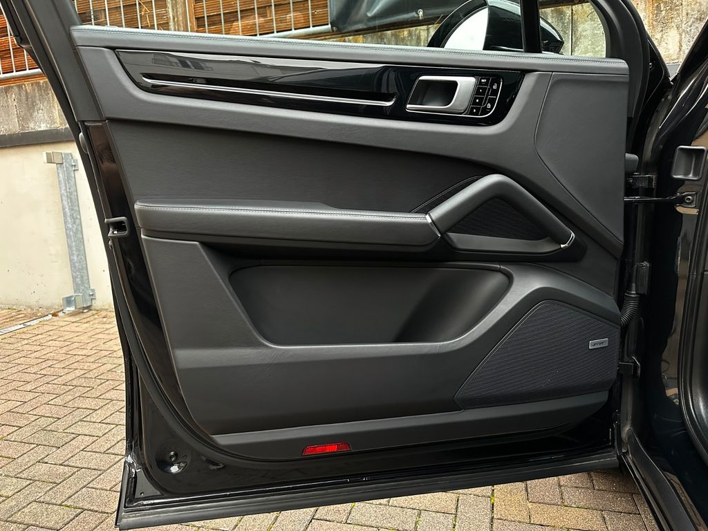 Porsche Cayenne 2021