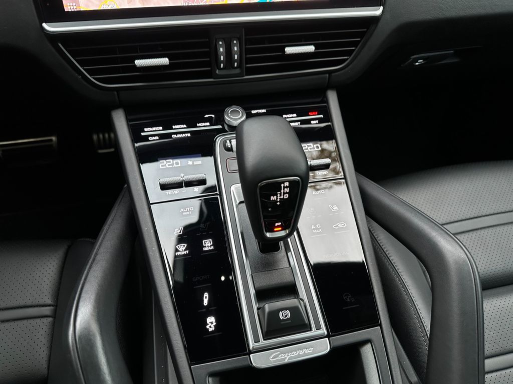 Porsche Cayenne 2021