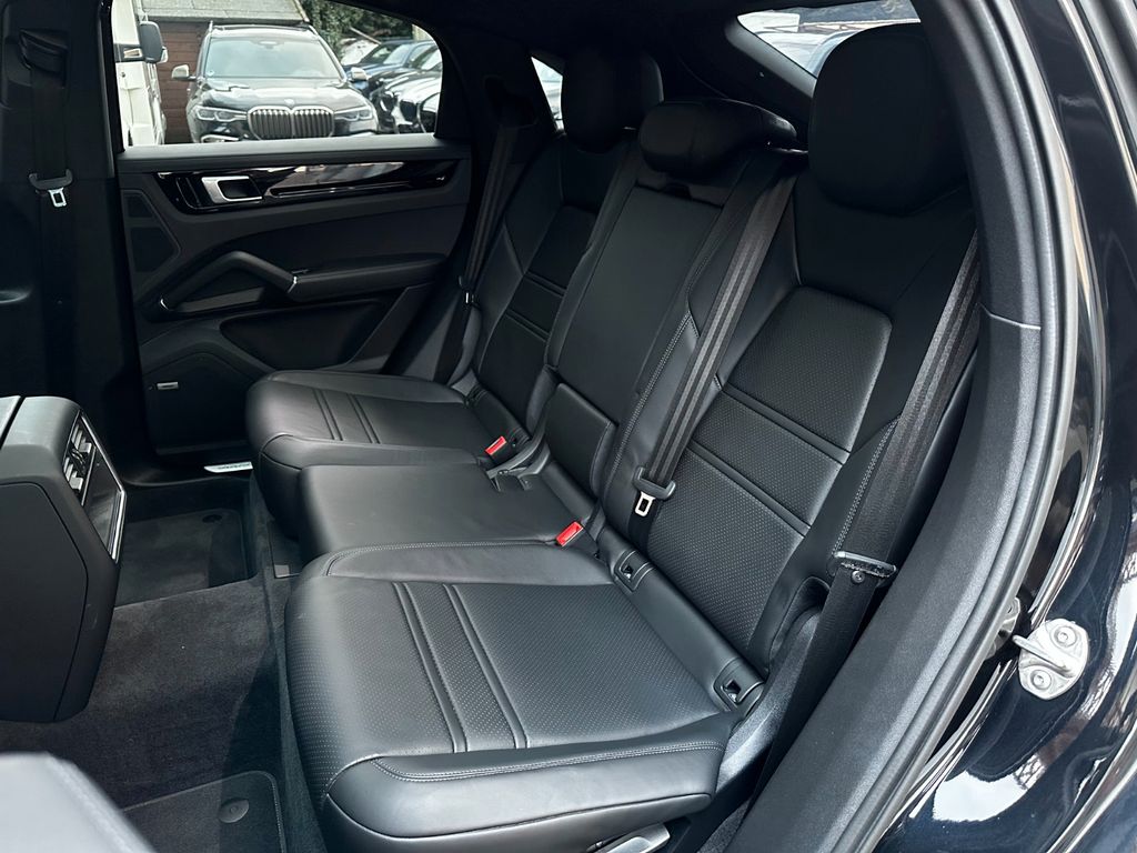 Porsche Cayenne 2021