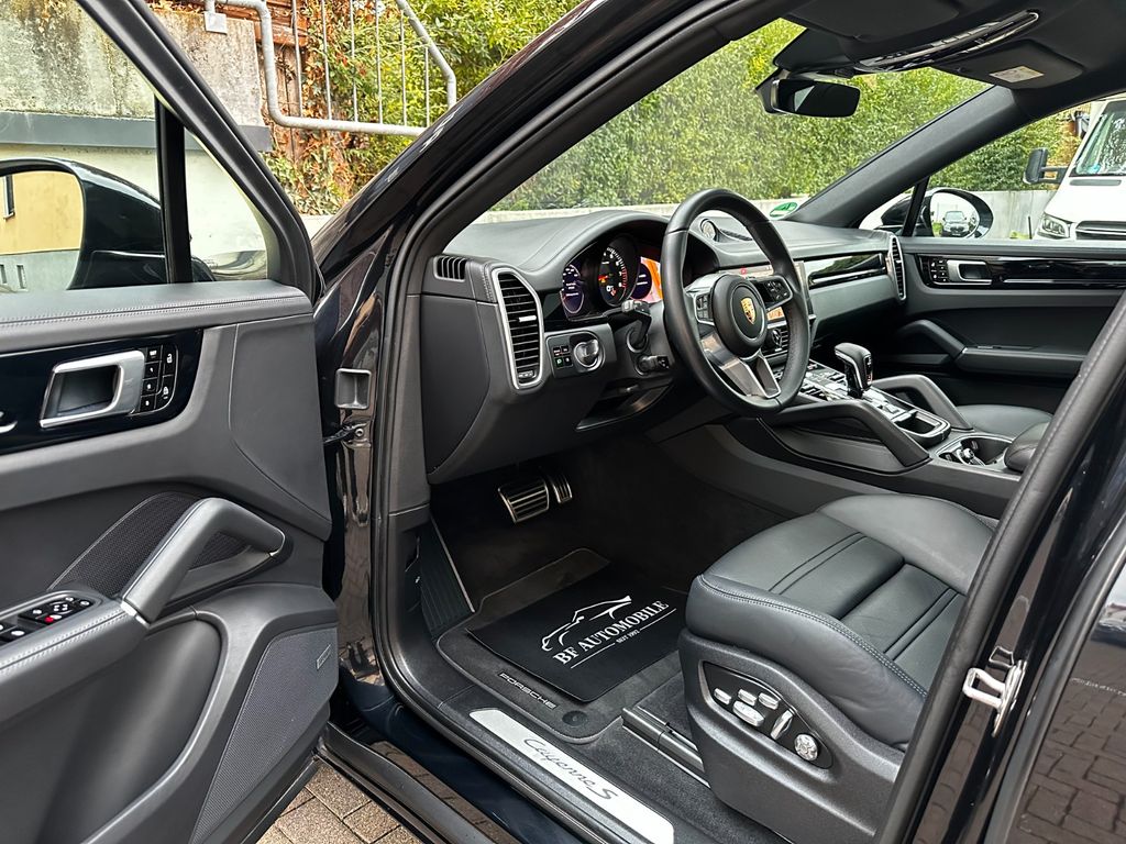 Porsche Cayenne 2021