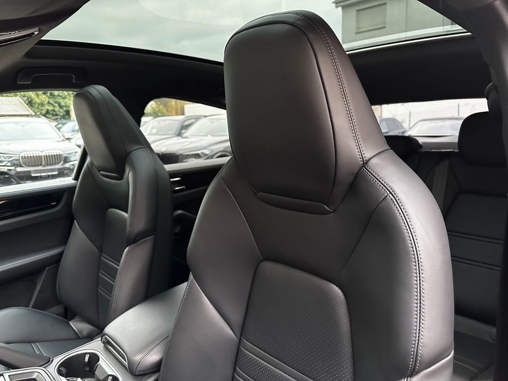 Porsche Cayenne 2021