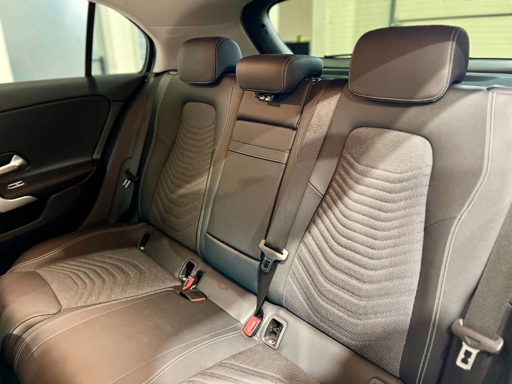 Mercedes-Benz A 180 2023