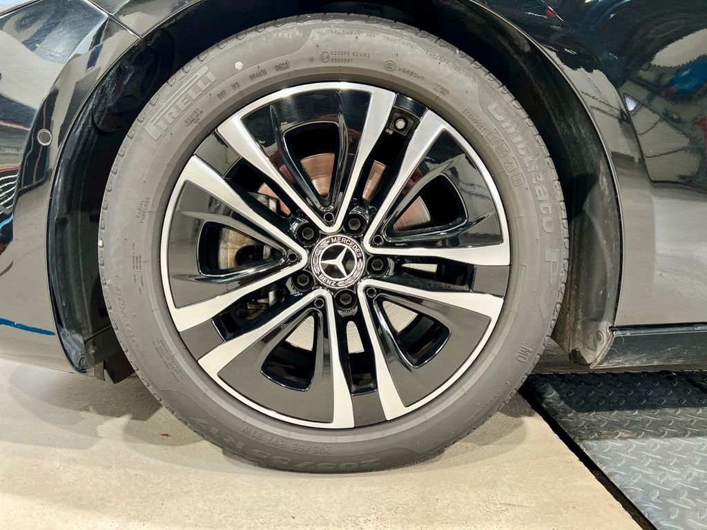 Mercedes-Benz A 180 2023