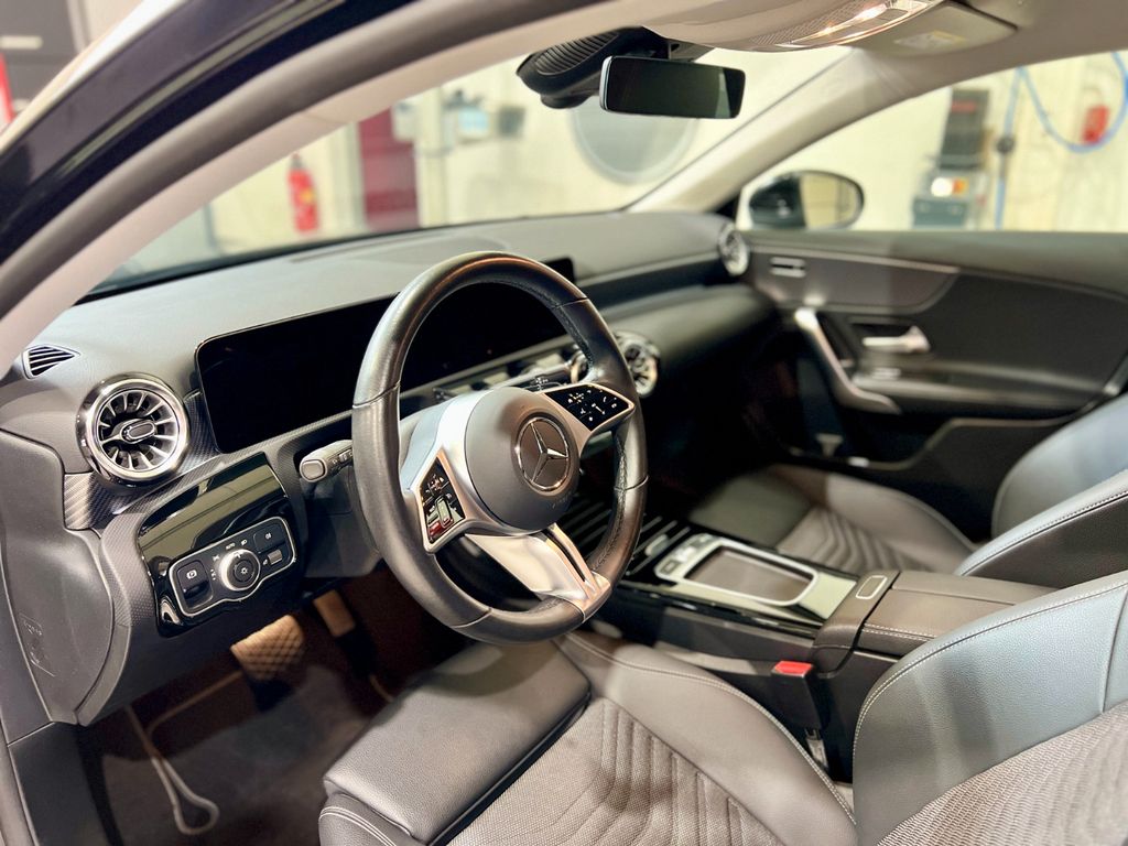 Mercedes-Benz A 180 2023