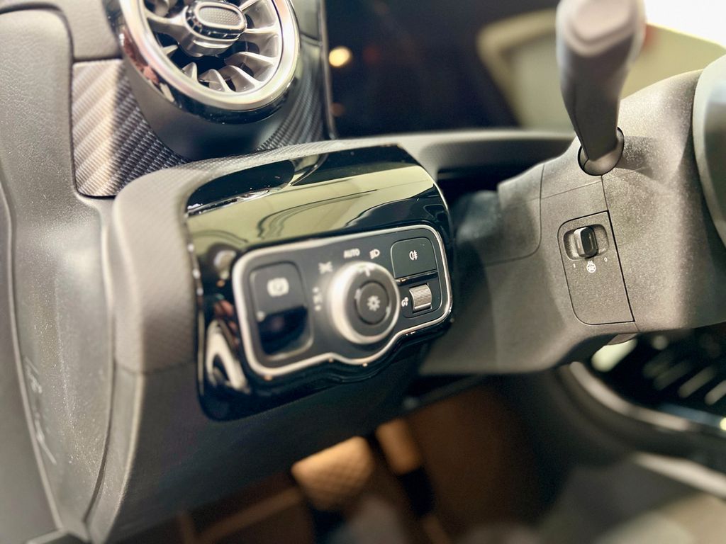 Mercedes-Benz A 180 2023