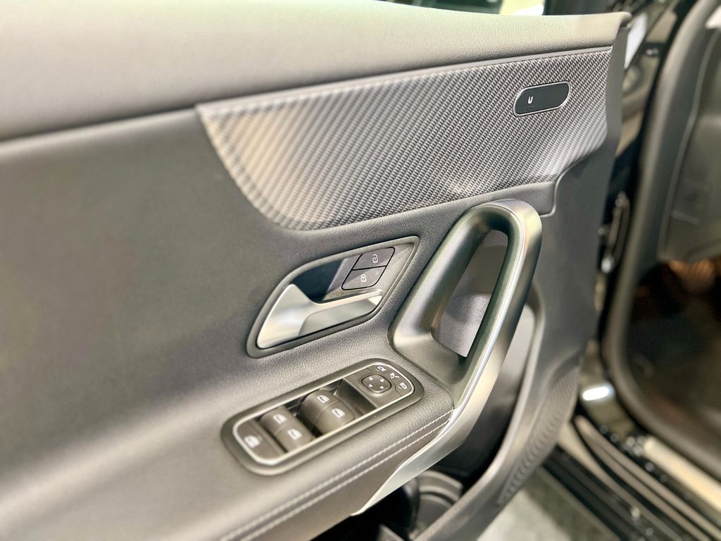 Mercedes-Benz A 180 2023