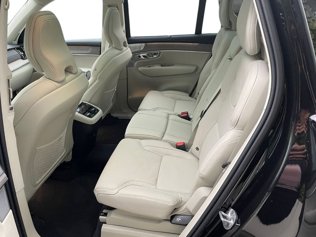 Volvo XC90 2025