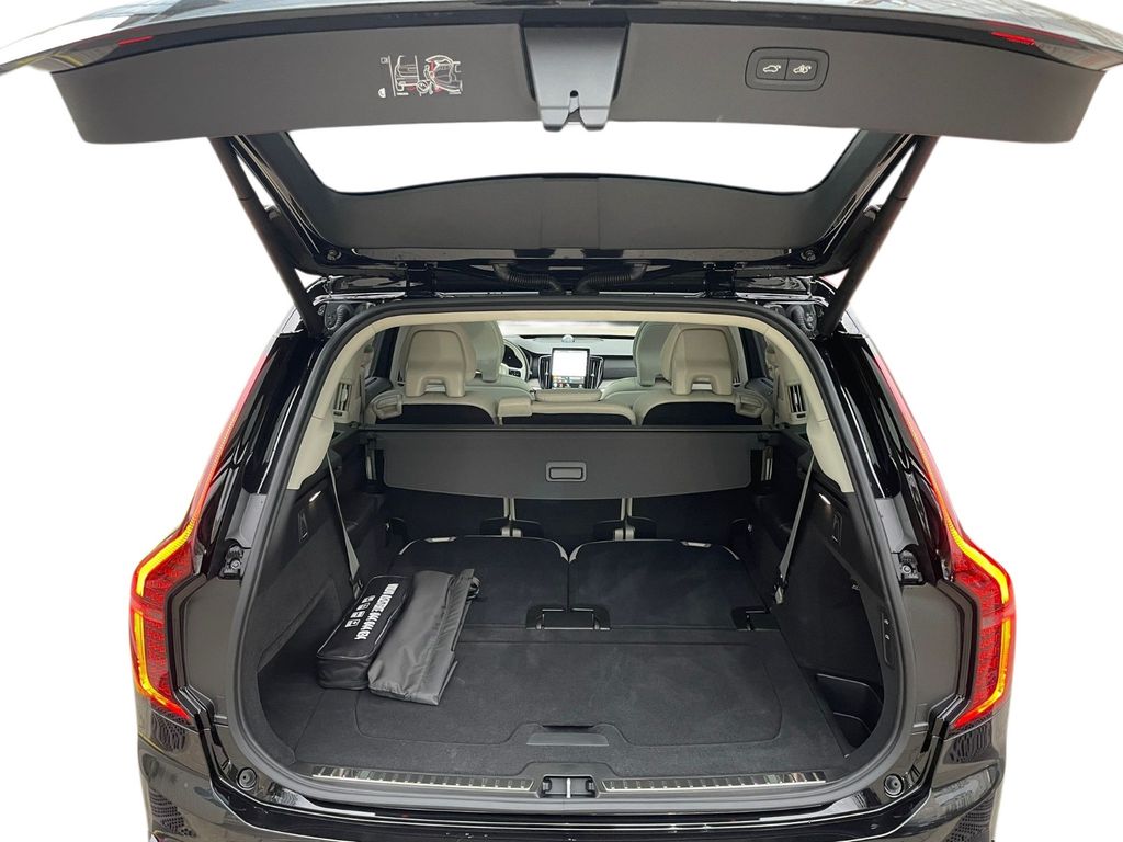 Volvo XC90 2025