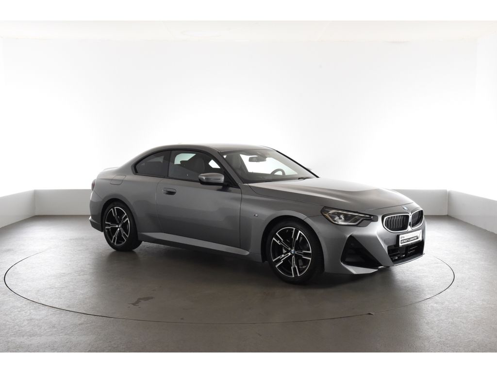 BMW 220 2025