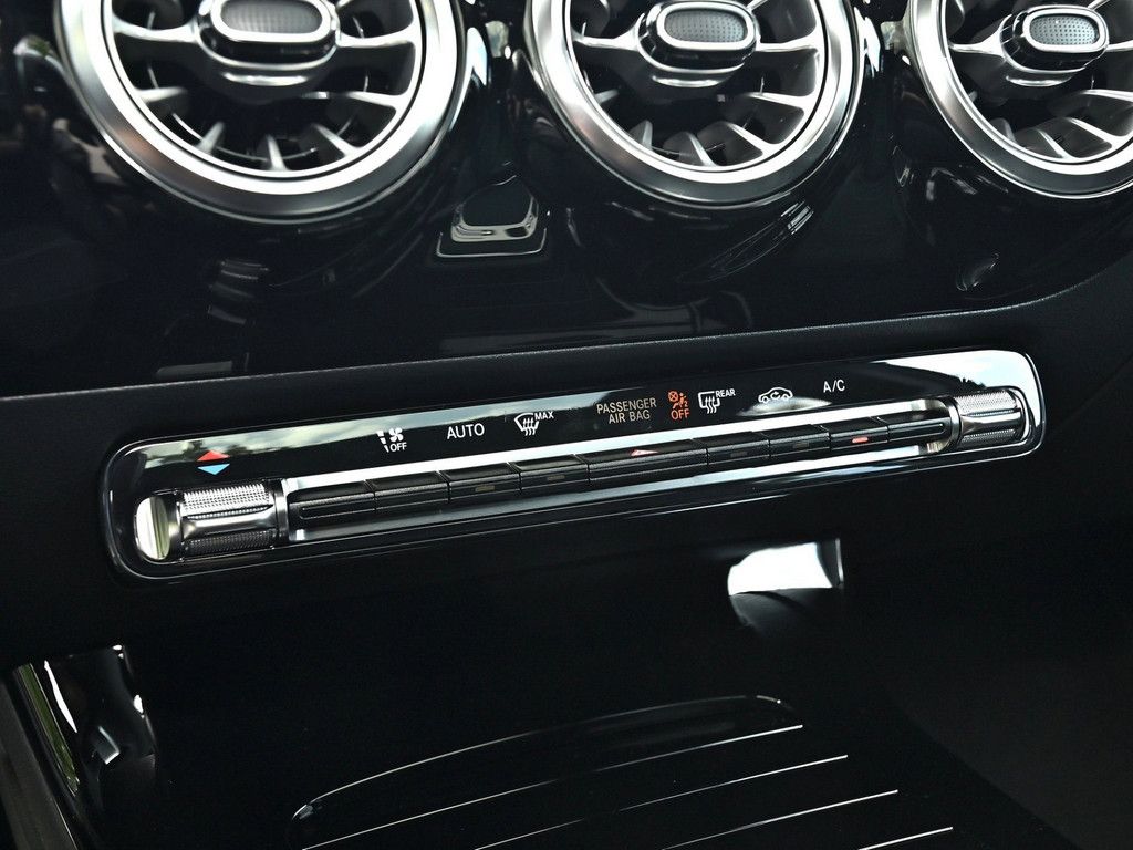 Mercedes-Benz A 200 2025