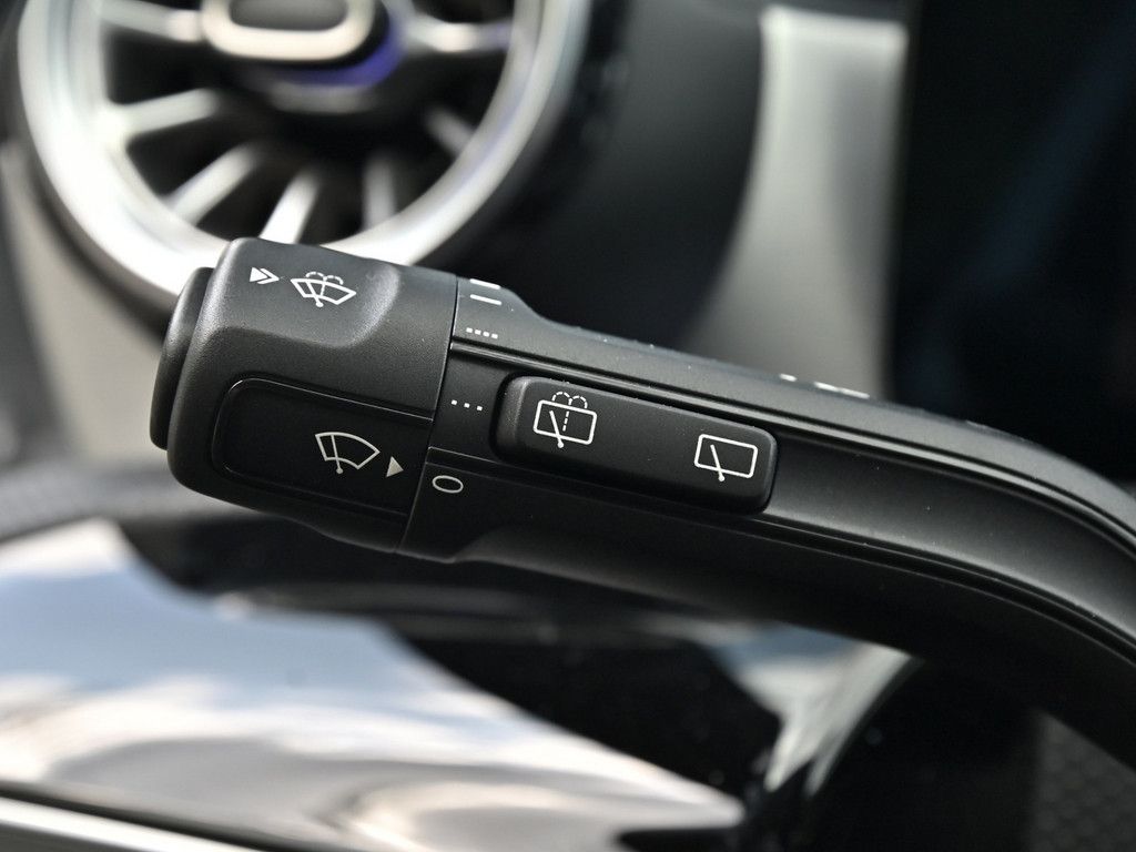 Mercedes-Benz A 200 2025