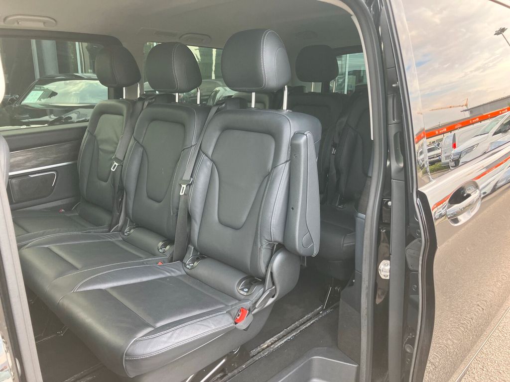 Mercedes-Benz V 300 2023