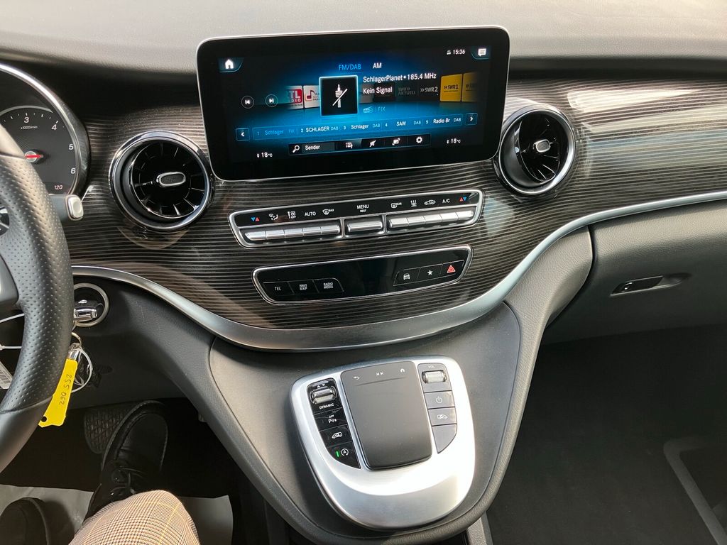 Mercedes-Benz V 300 2023