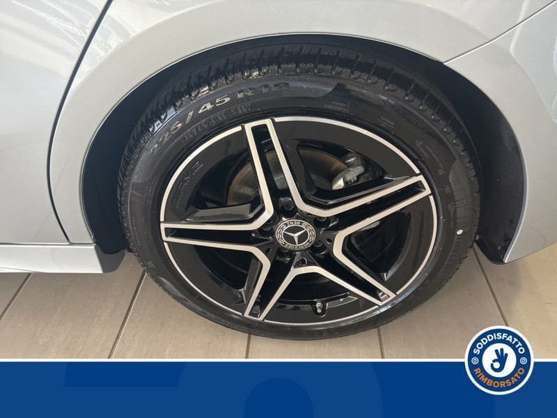 Mercedes-Benz A 180 2025