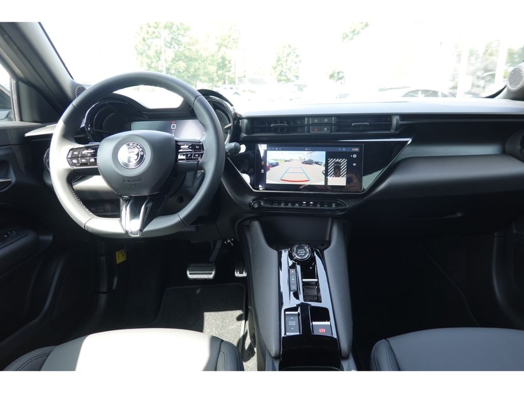 Alfa Romeo Junior 2025