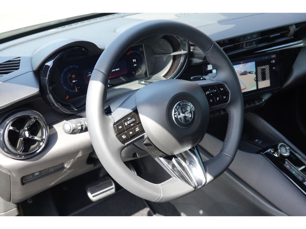 Alfa Romeo Junior 2025