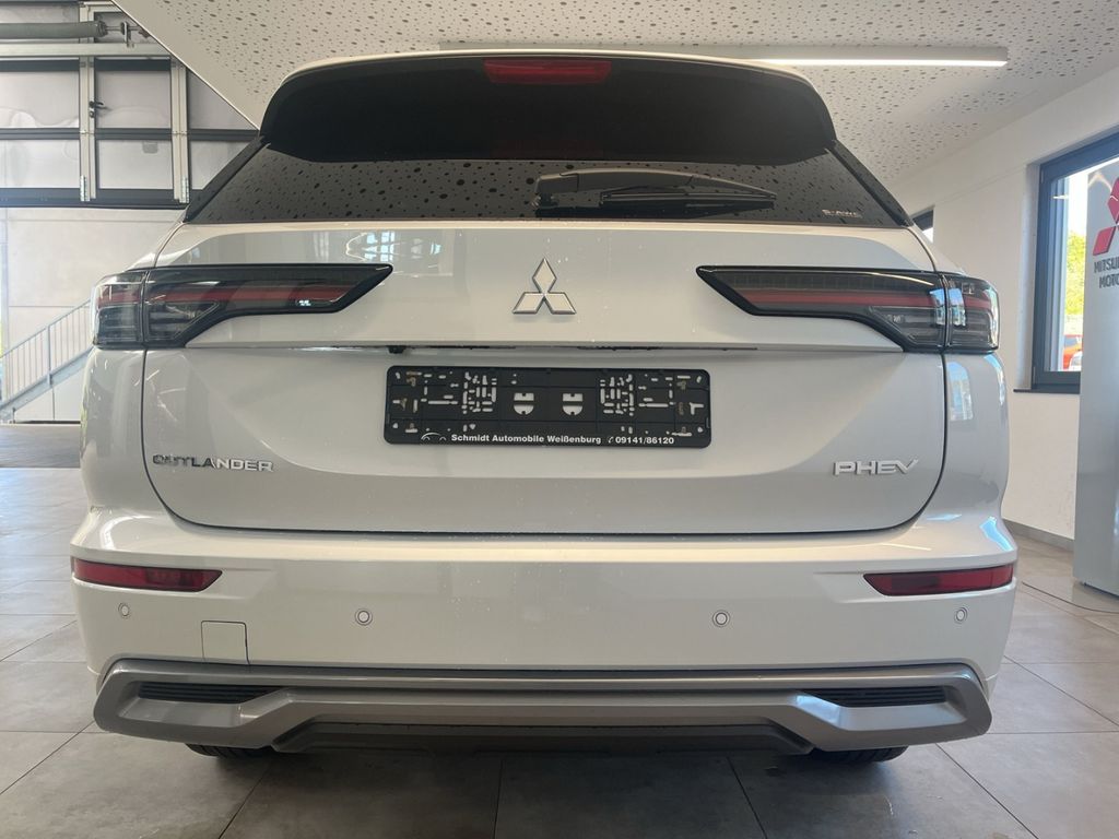 Mitsubishi Plug-in Hybrid Outlander